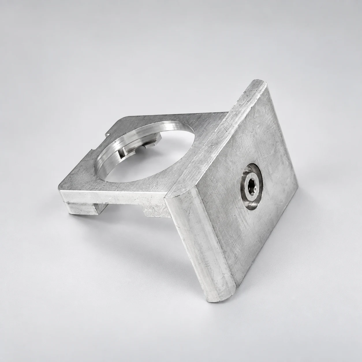 Aluminum fixing plate — AI-assisted studio presentation based on the original Chengshuo photograph